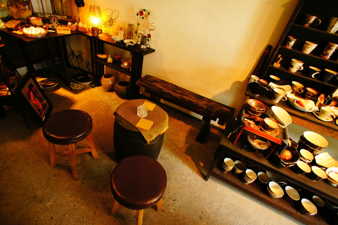 茨城・奥久慈大子町の陶芸体験のできるお店、liberte and galla。オリジナル陶器と雑貨。