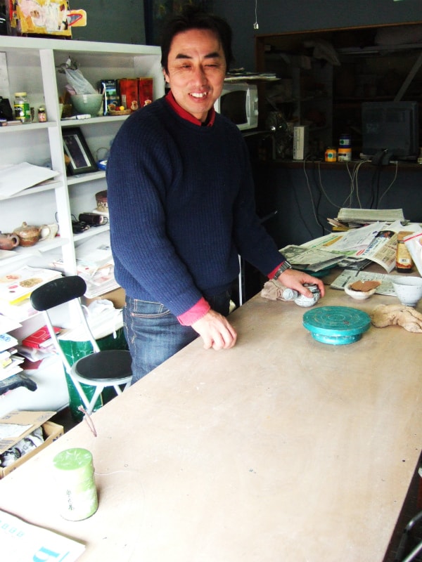 茨城・大子町の陶芸体験のできるお店。講師の鈴木道之。
